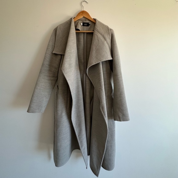 Coat - Picture 7 of 7